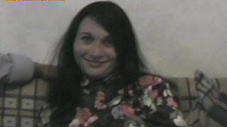 Пьяная давалка ласкает болт спящего пацанчика