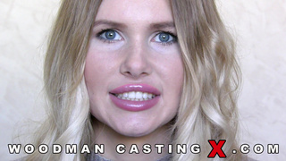 Юная белокурая красотка из России на жестком анальном порно кастинге у Пьера Вудмана