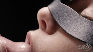 4K | Вы хотите узнать, каково это - сосать этот хуец? Почувствовать вкус кончи во рту? ПОСМОТРИТЕ ЭТО