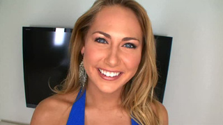 Порно актрисе через силу приходится глотать густую малафью