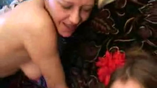 Домашнее видео семейного группового инцеста