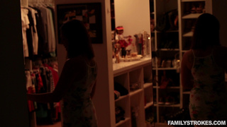 Брат с другом жарят сестру