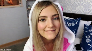 Русская сестра показала титьки брату и трахнулась за помощь с контрольной