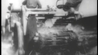 Порка красивой малышки на столе