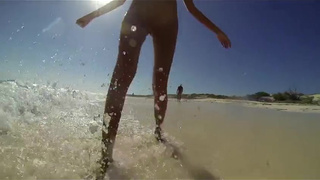 Девки на диком пляже смотреть бесплатно