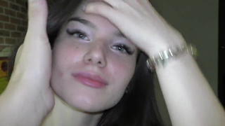 Бойфренд, смотри, какая у меня попа... А потрогать хочешь?