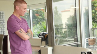 Сводную сестру Джейд Джантзен отодрали за кражу подросткового порно