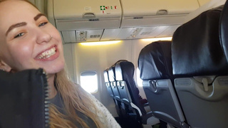 Мастурбация и отсос В САМОЛЕТЕ НА ПУБЛИКЕ - Белла Мур